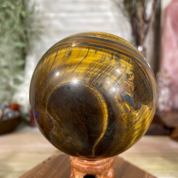 0807 Tiger's Eye Crystal Sphere - Picture 9 of 12